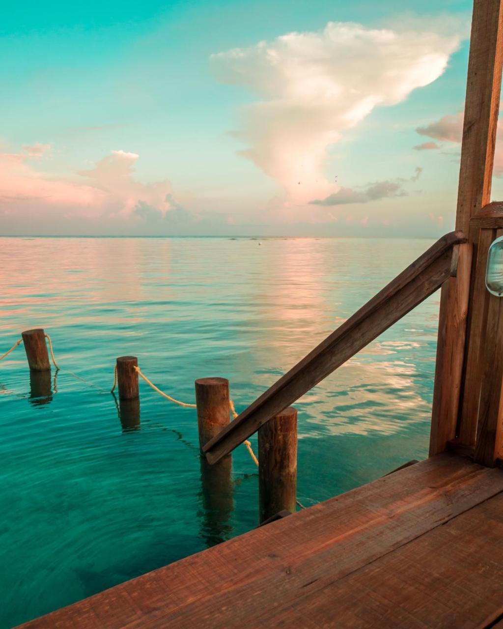 ווסט אנד Splash Inn Dive Resort & Villas מראה חיצוני תמונה